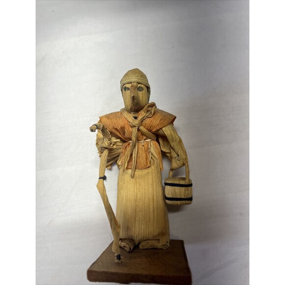 Vintage 2 Paper Mache Mexican Folk Art Lady Holding Vase And Pail - Picture 2 of 3